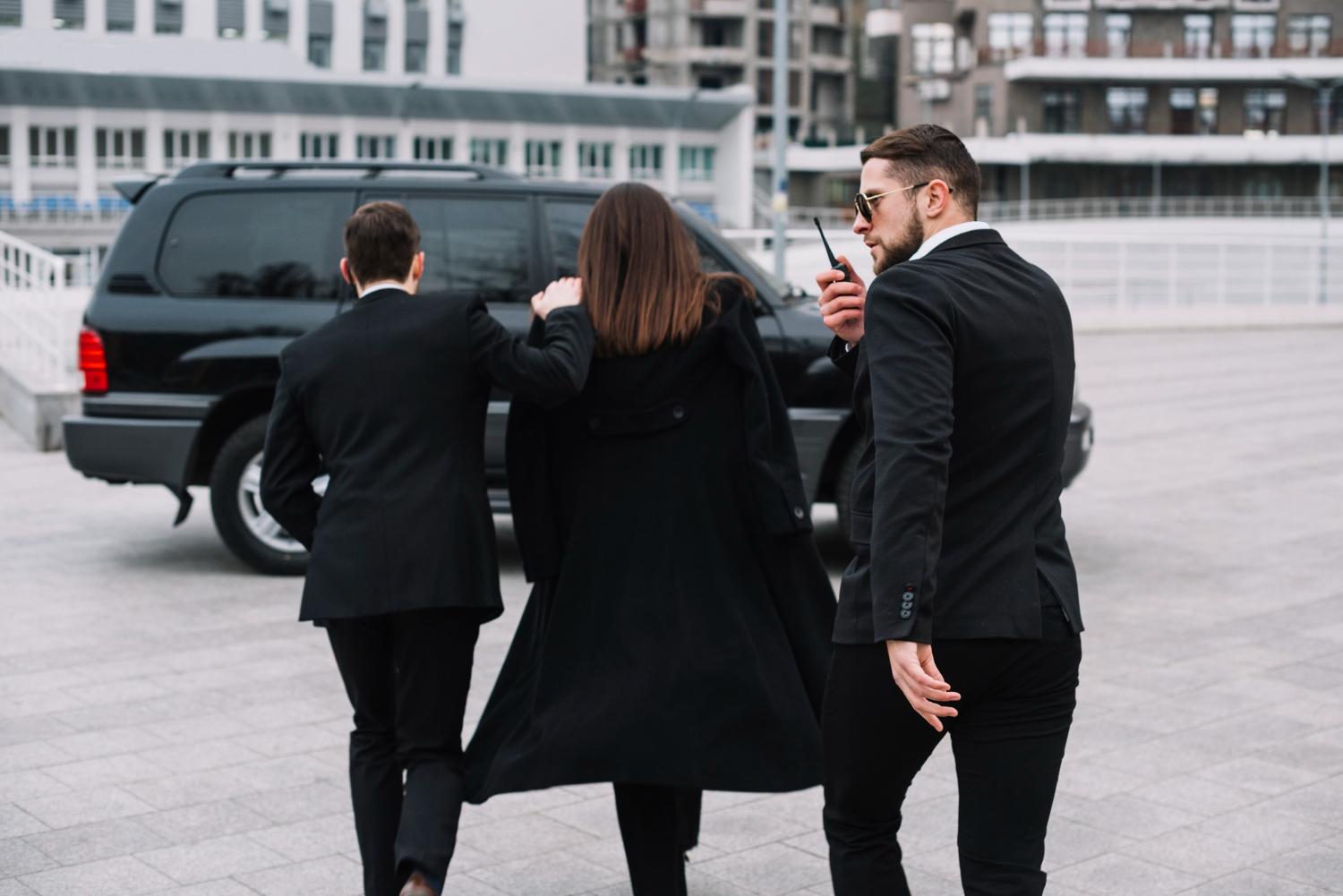 dignitary-protection-services Dignitary Protection Services professionals escorting dignitary in Rhode Island